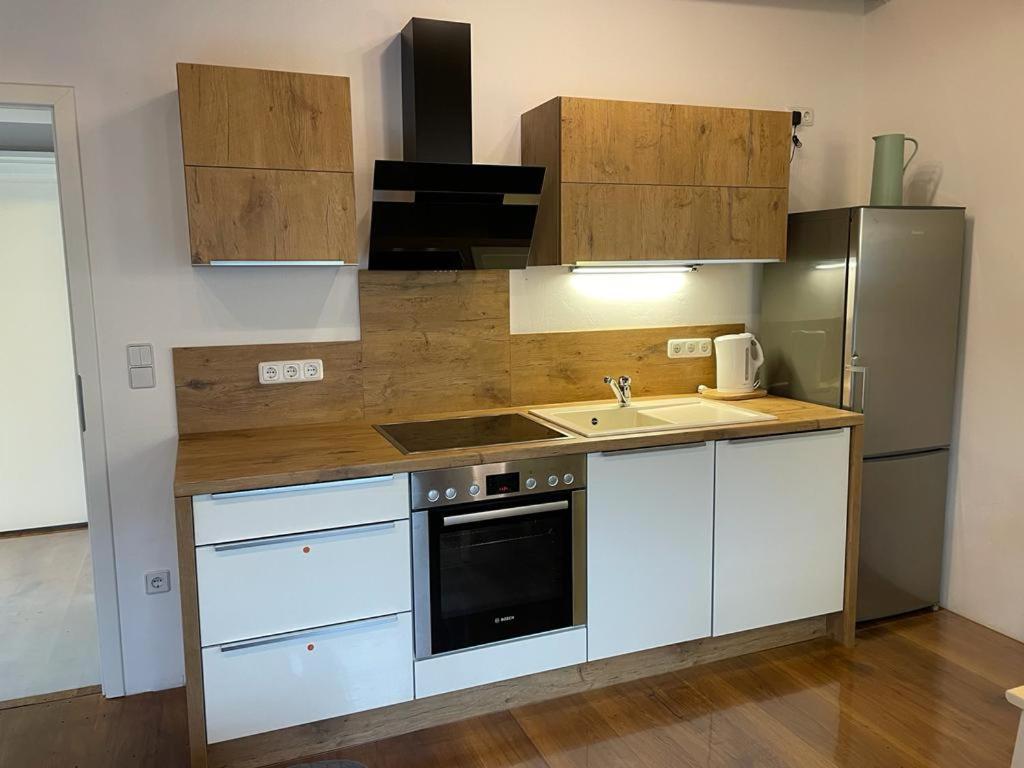 Ferienwohnung Im Stadtzentrum Von Bernau - Komfortable Wohnung Mit 2 Zimmern, Bad, Spuelmaschine, Waschmaschine, Komplette Kueche, Wlan, Terrasse, Ruhige Lage Бернау бай Берлин Екстериор снимка