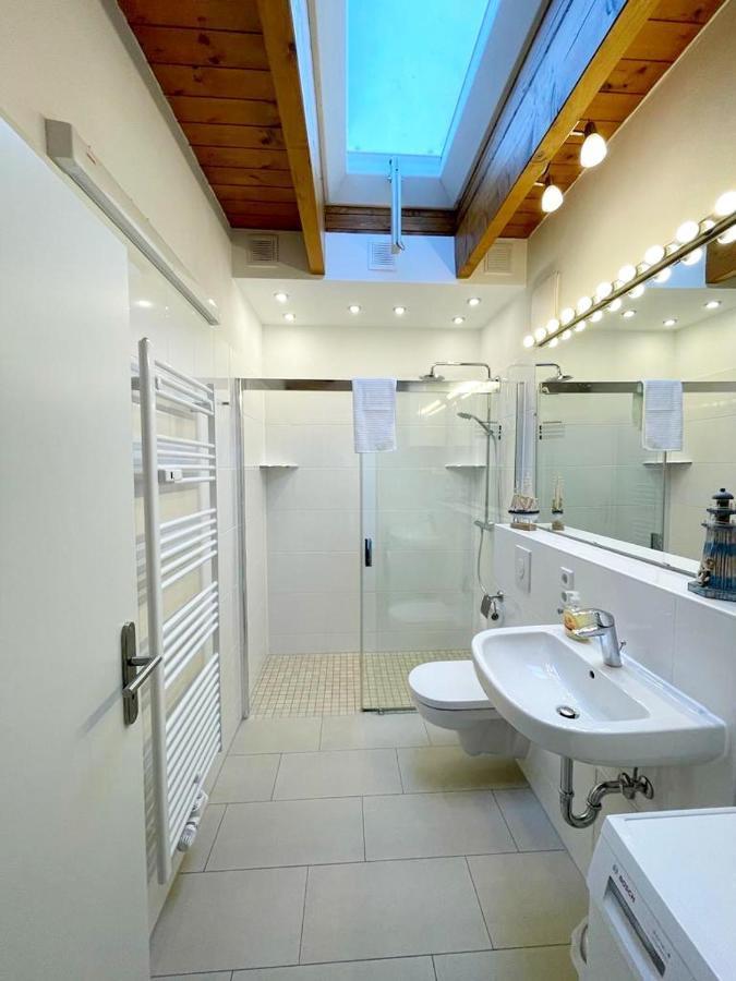 Ferienwohnung Im Stadtzentrum Von Bernau - Komfortable Wohnung Mit 2 Zimmern, Bad, Spuelmaschine, Waschmaschine, Komplette Kueche, Wlan, Terrasse, Ruhige Lage Бернау бай Берлин Екстериор снимка