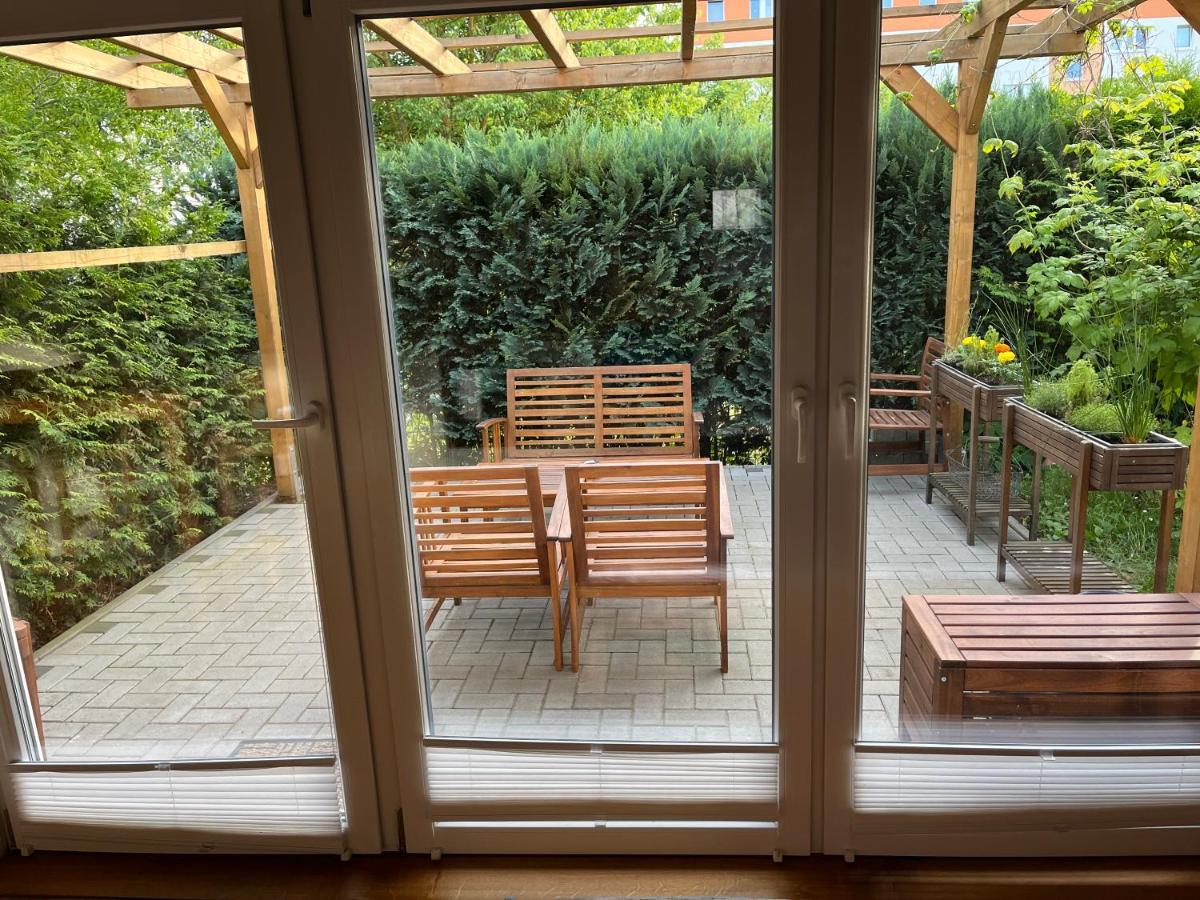 Ferienwohnung Im Stadtzentrum Von Bernau - Komfortable Wohnung Mit 2 Zimmern, Bad, Spuelmaschine, Waschmaschine, Komplette Kueche, Wlan, Terrasse, Ruhige Lage Бернау бай Берлин Екстериор снимка